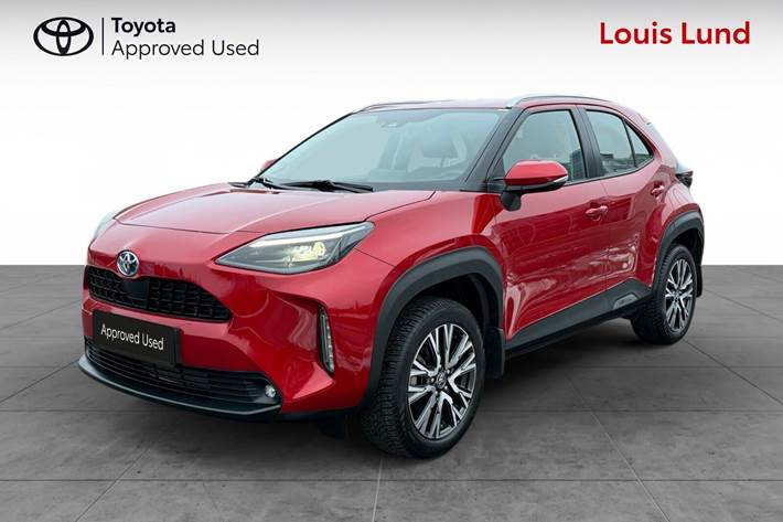 Rød Toyota Yaris Cross fra 2022 set udefra