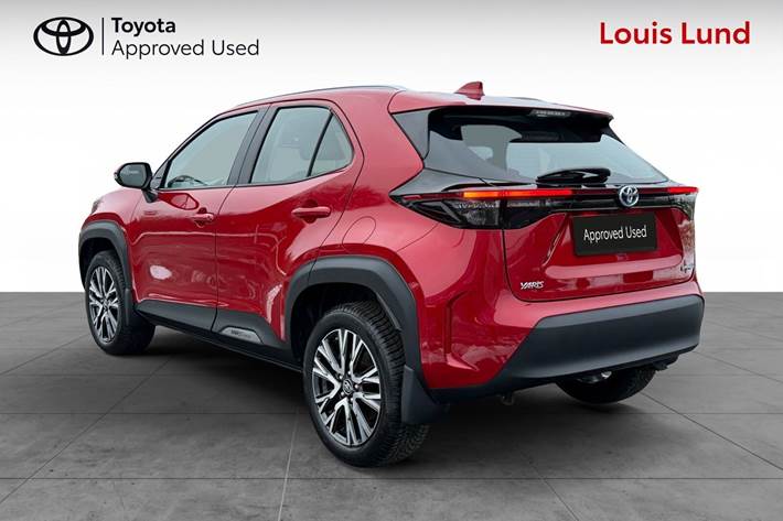 Rød Toyota Yaris Cross fra 2022