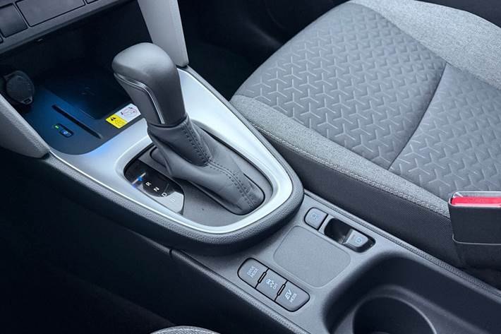 Rød Toyota Yaris Cross fra 2022