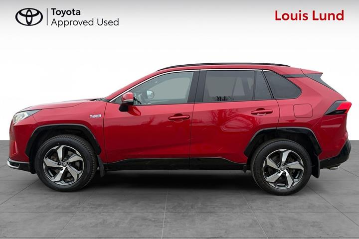 Rød Toyota RAV4 Plug-in fra 2021