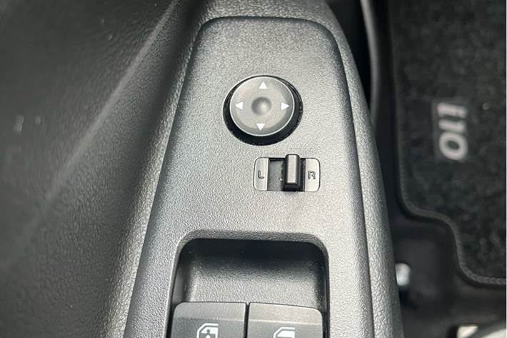 Hvid Hyundai i10 fra 2023