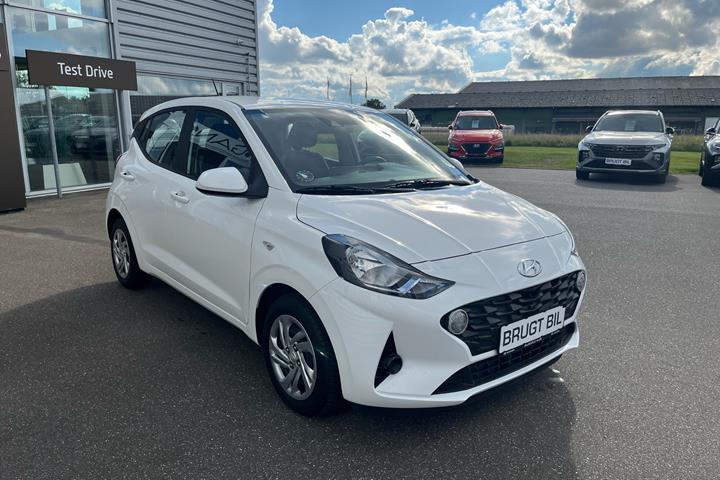 Hvid Hyundai i10 fra 2023