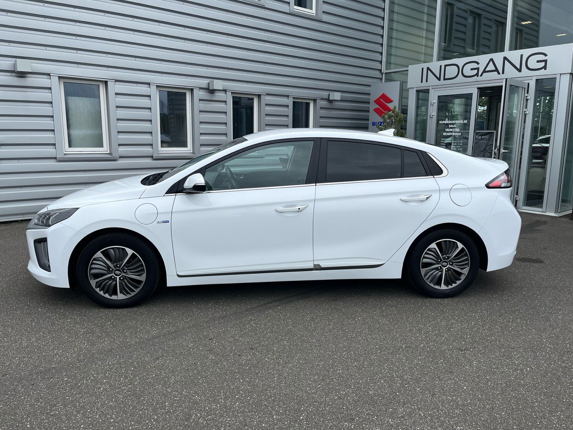 Hyundai Ioniq 1,6 GDI  Plugin-hybrid Premium plug-in 141HK 5d 6g Aut.