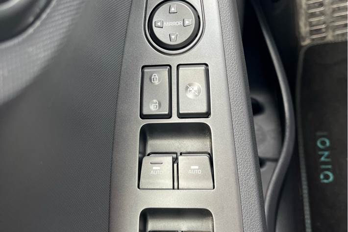 Hvid Hyundai Ioniq fra 2019