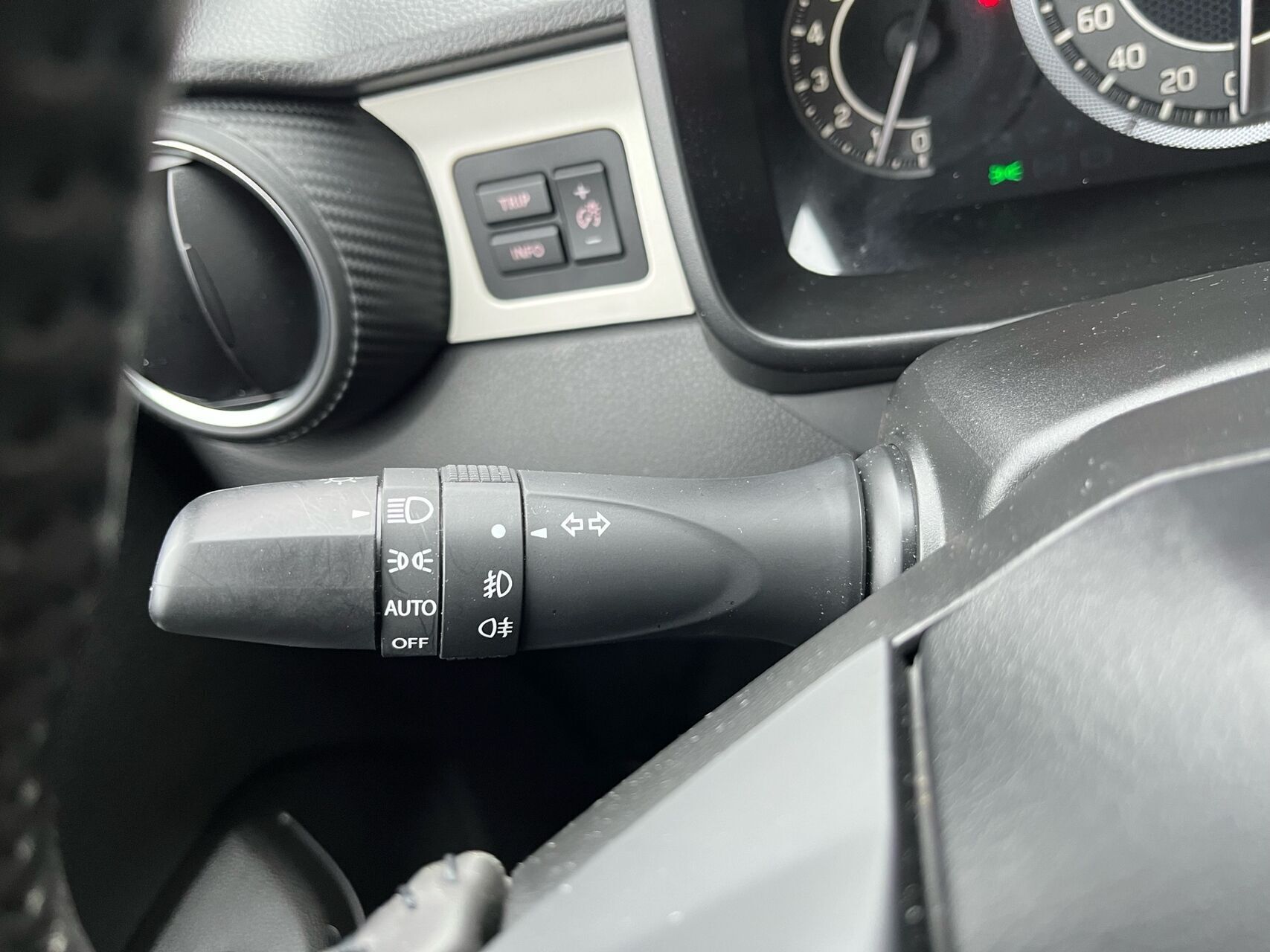 Grå Suzuki Ignis fra 2025