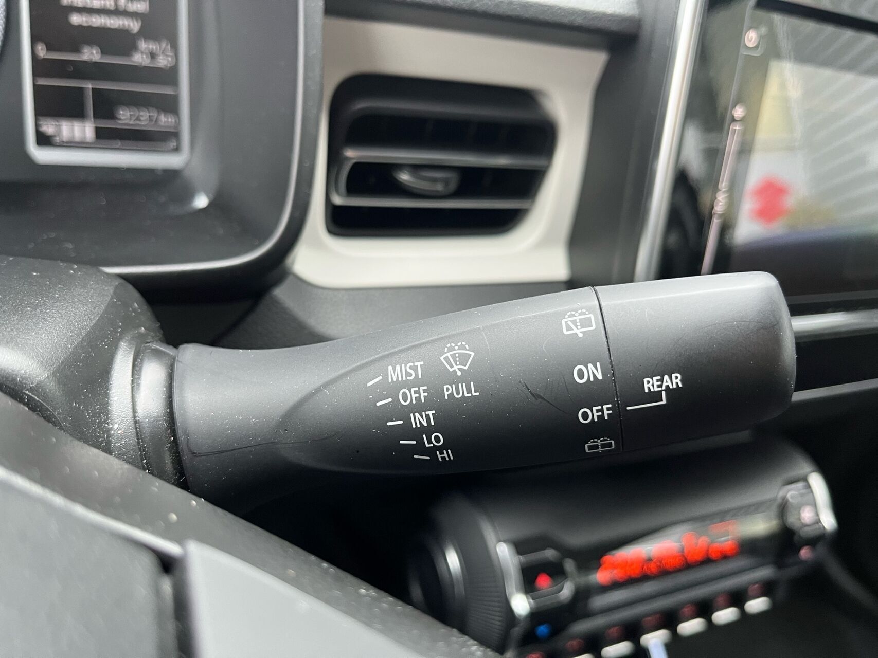 Grå Suzuki Ignis fra 2025