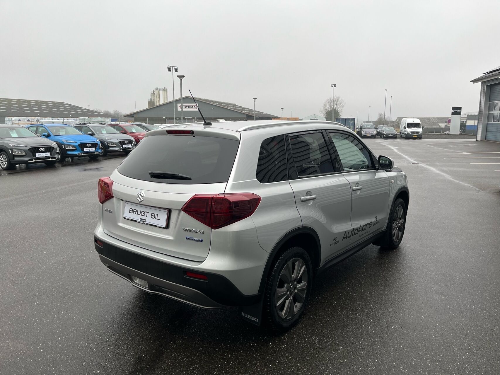 Sølv Suzuki Vitara fra 2023