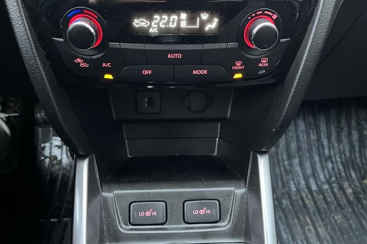 Sølv Suzuki Vitara fra 2023