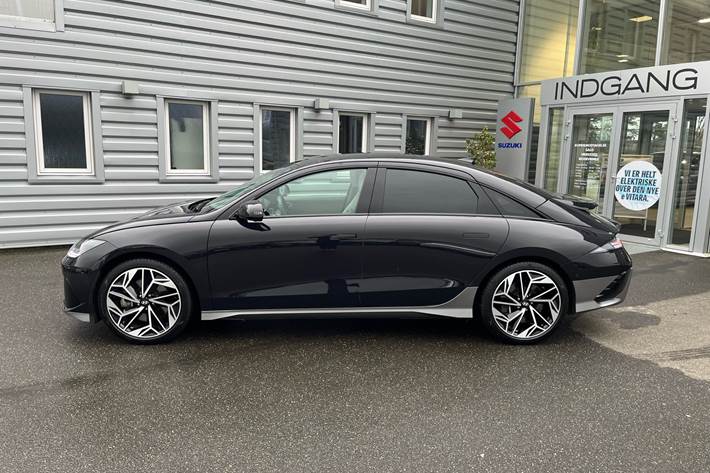 Blå Hyundai Ioniq 6 fra 2024