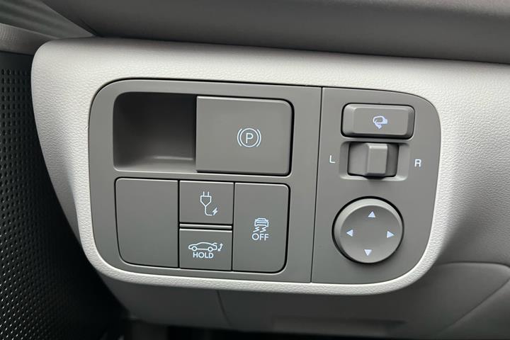 Blå Hyundai Ioniq 6 fra 2024