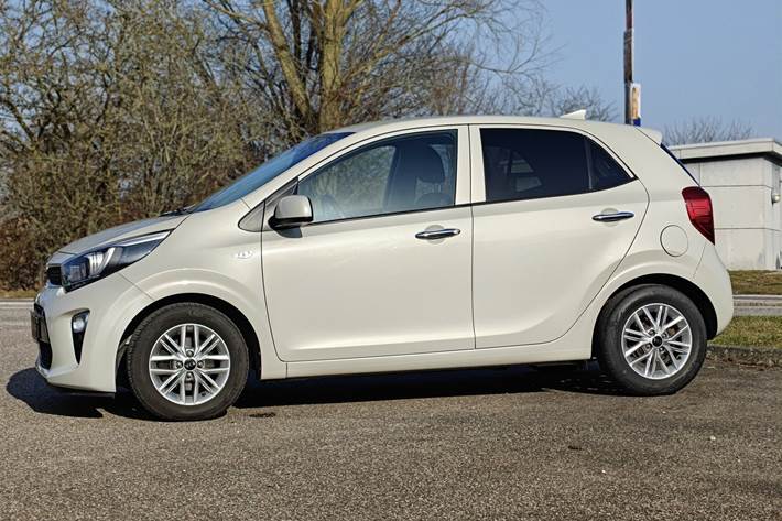 Beige Kia Picanto fra 2021