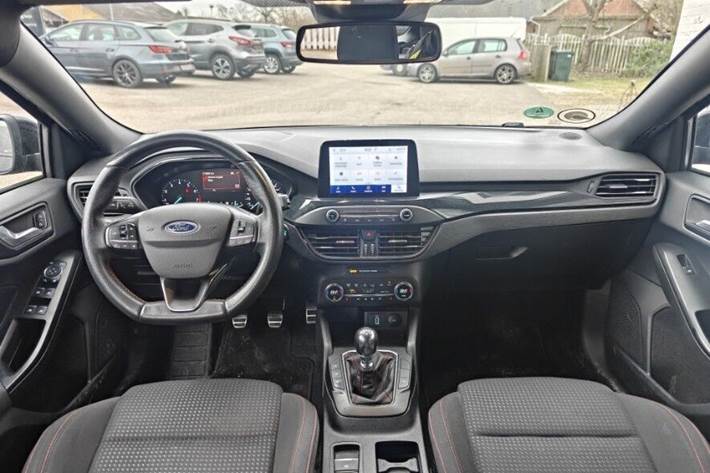 Sort Ford Focus fra 2020