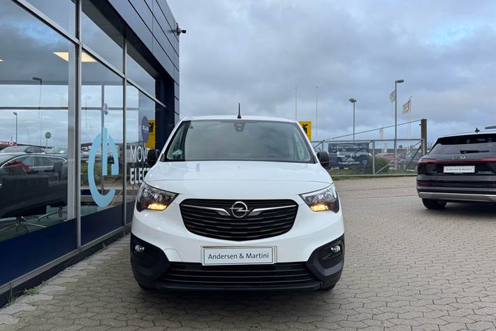 Hvid Opel Combo fra 2022
