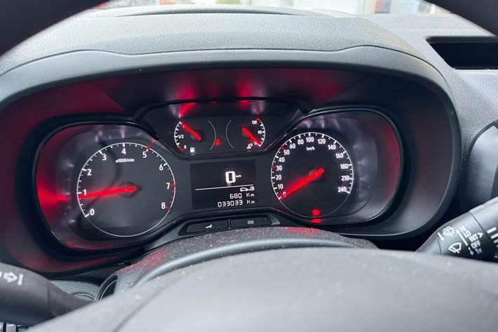 Hvid Opel Combo fra 2022