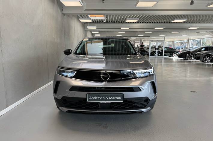 Grå Opel Mokka-e fra 2023