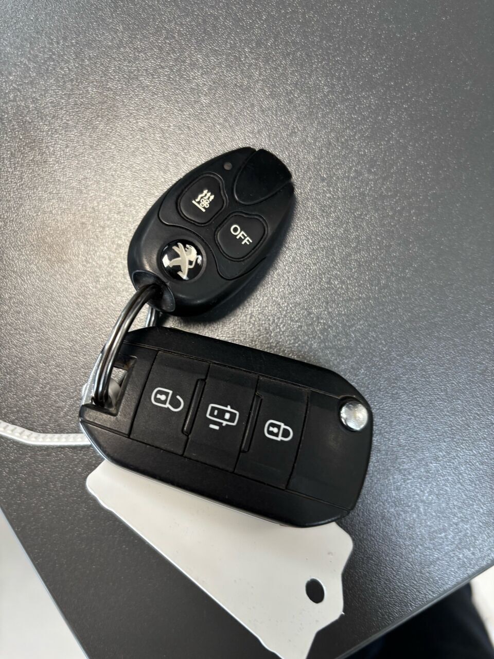 Sort Peugeot Expert fra 2020