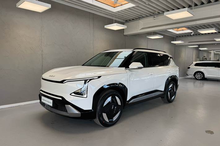 Hvid Kia EV5 fra 2026 set udefra