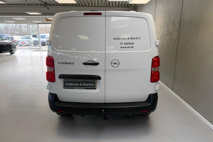 Hvid Opel Vivaro fra 2026