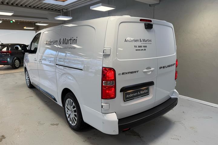 Hvid Peugeot e-Expert fra 2025