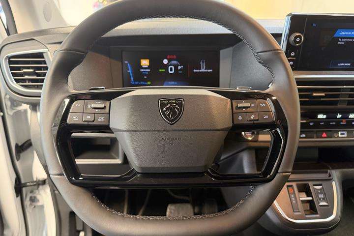 Hvid Peugeot e-Expert fra 2025