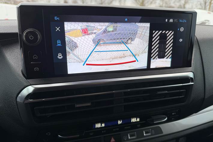 Hvid Peugeot e-Expert fra 2025