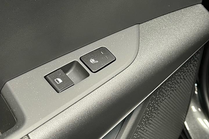 Grå Kia Niro EV fra 2024