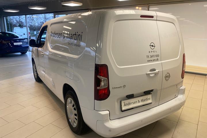 Hvid Opel Combo-e fra 2023