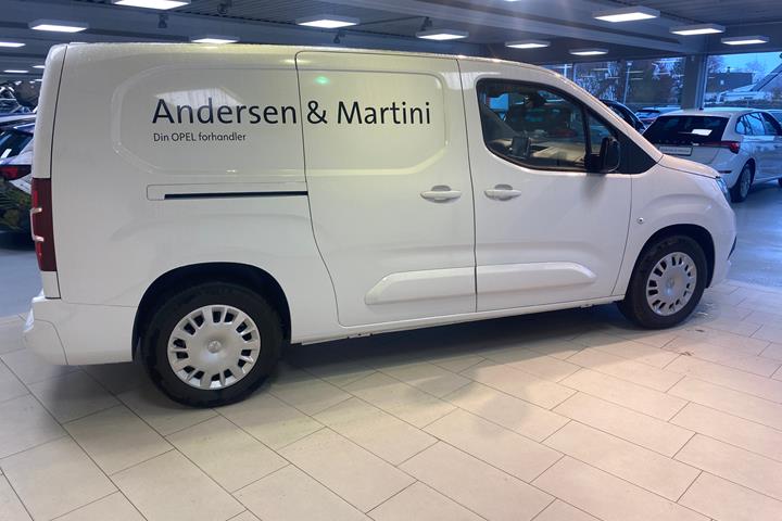 Hvid Opel Combo-e fra 2023