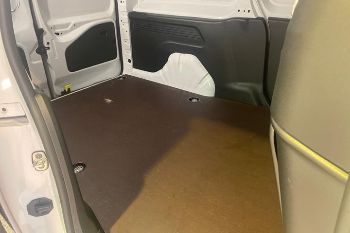 Hvid Opel Combo-e fra 2023