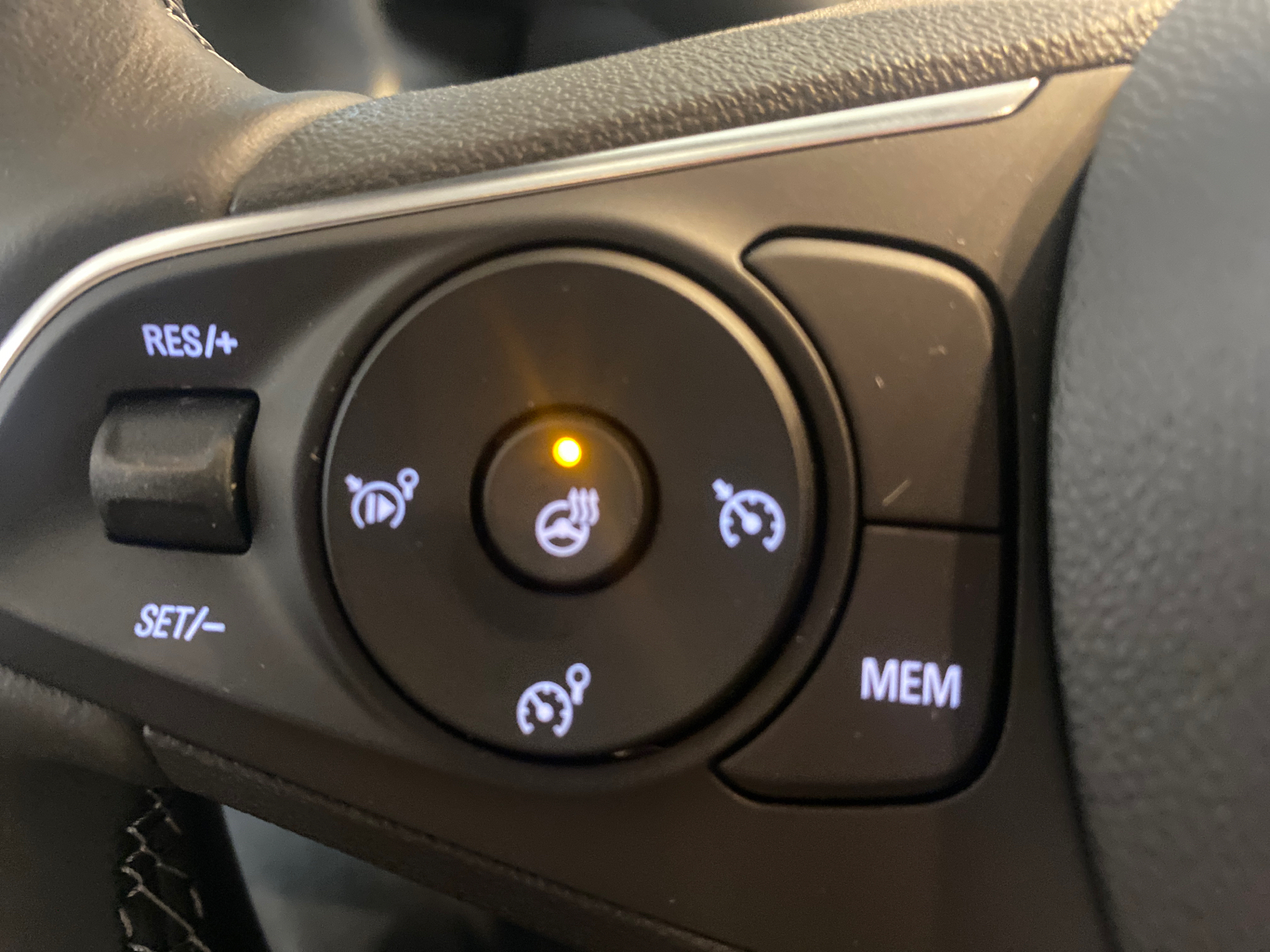 Hvid Opel Combo-e fra 2023