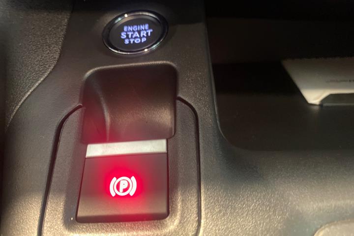 Hvid Opel Combo-e fra 2023