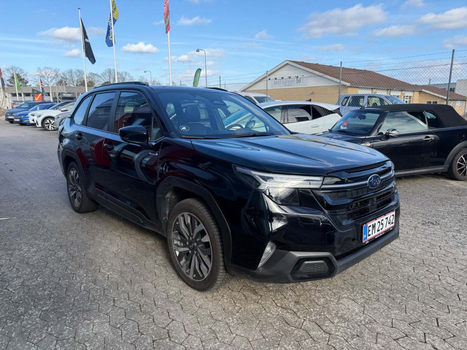 Sort Subaru Forester fra 2025