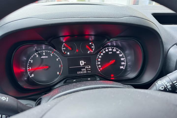 Hvid Opel Combo fra 2022