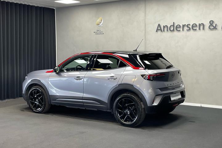 Grå Opel Mokka-e fra 2021