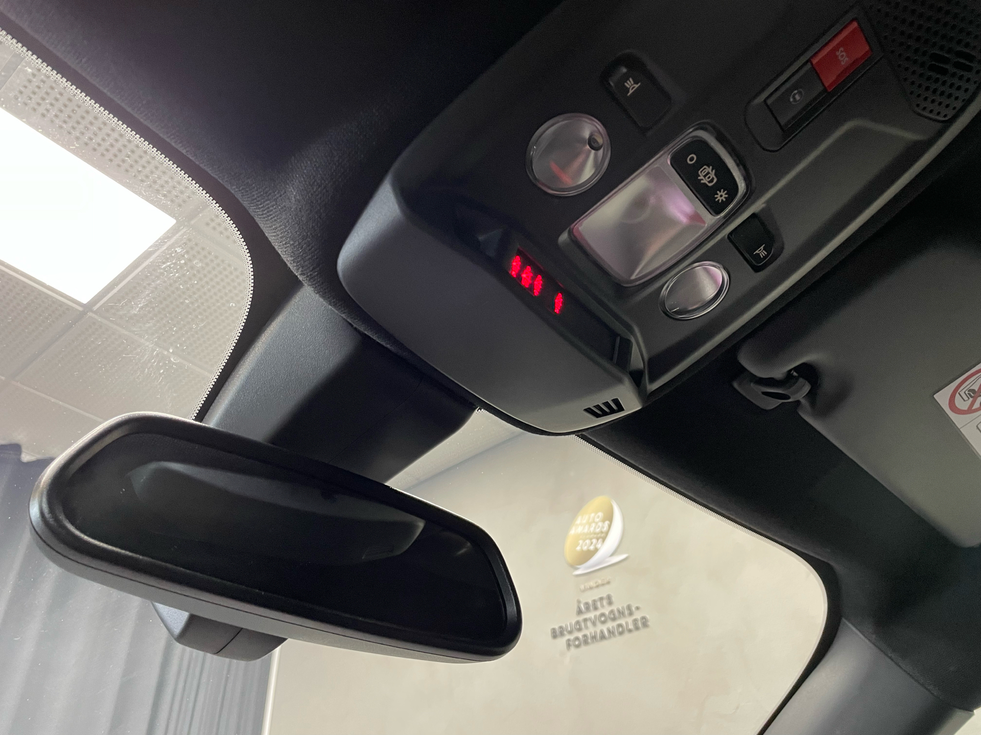 Grå Opel Mokka-e fra 2021