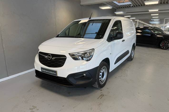 Hvid Opel Combo fra 2022