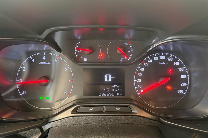 Hvid Opel Combo fra 2022
