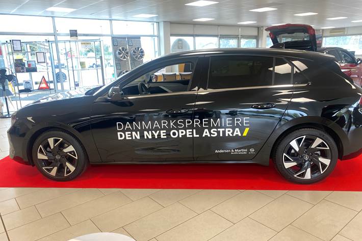 Sort Opel Astra fra 2022