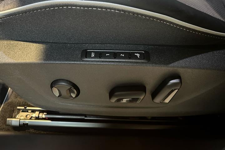 Rød Skoda Enyaq fra 2025