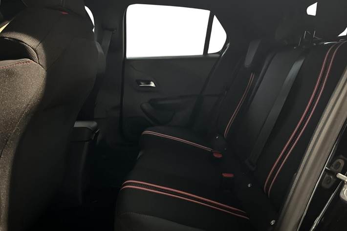 Sort Opel Corsa-e fra 2024