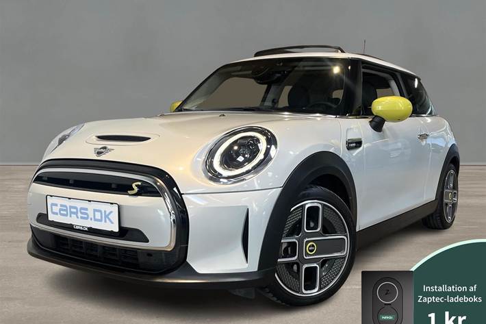 Hvid Mini Cooper fra 2022 set udefra