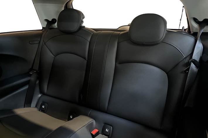 Hvid Mini Cooper fra 2022