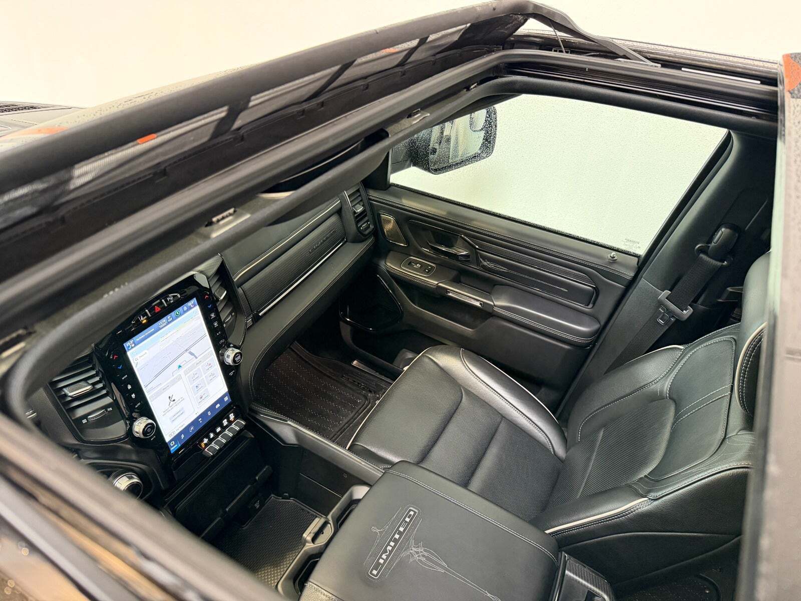 Sort Dodge RAM 1500 fra 2022