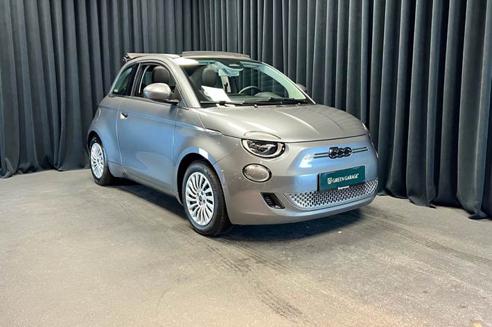 Grå Fiat 500e fra 2023