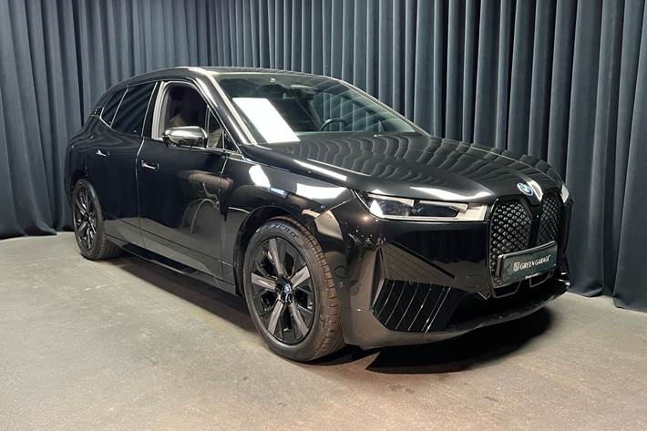 Sort BMW iX fra 2024