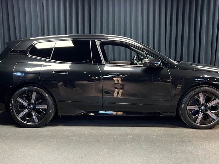 BMW iX 40 EL XDrive 326HK 5d Aut.