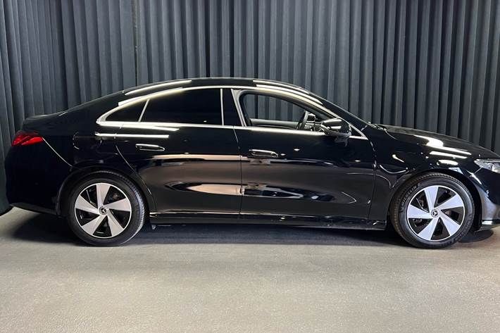 Sort Mercedes CLA250+ fra 2025