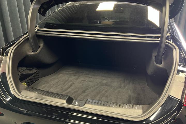 Sort Mercedes CLA250+ fra 2025