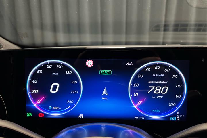 Sort Mercedes CLA250+ fra 2025