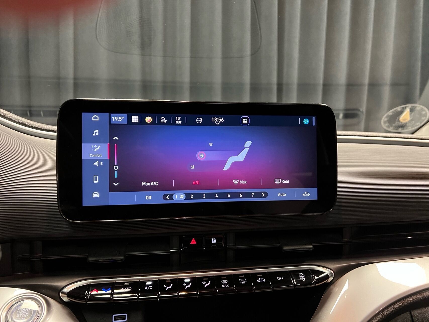 Blå Fiat 500e fra 2022